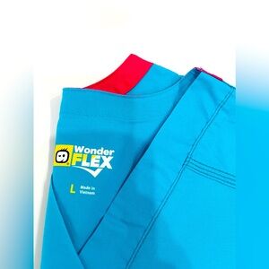 Women’s Wonder Flex Scrubs Size Large